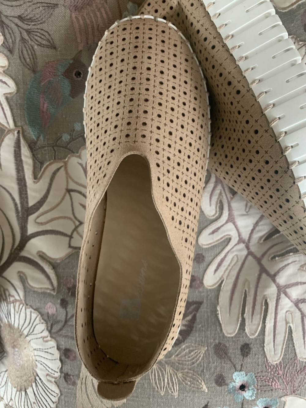Brown’s Slip On Leather Shoes Loafers Cream/Beige Women's Size 6 - Picture 5 of 5